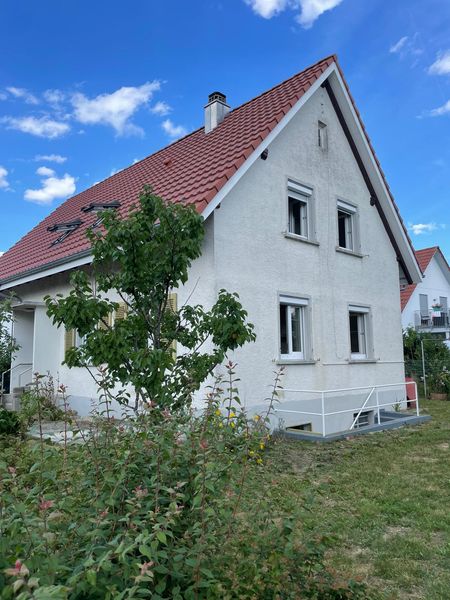 Stilvoll modernisiert: Haus mit Charakter in Jestetten